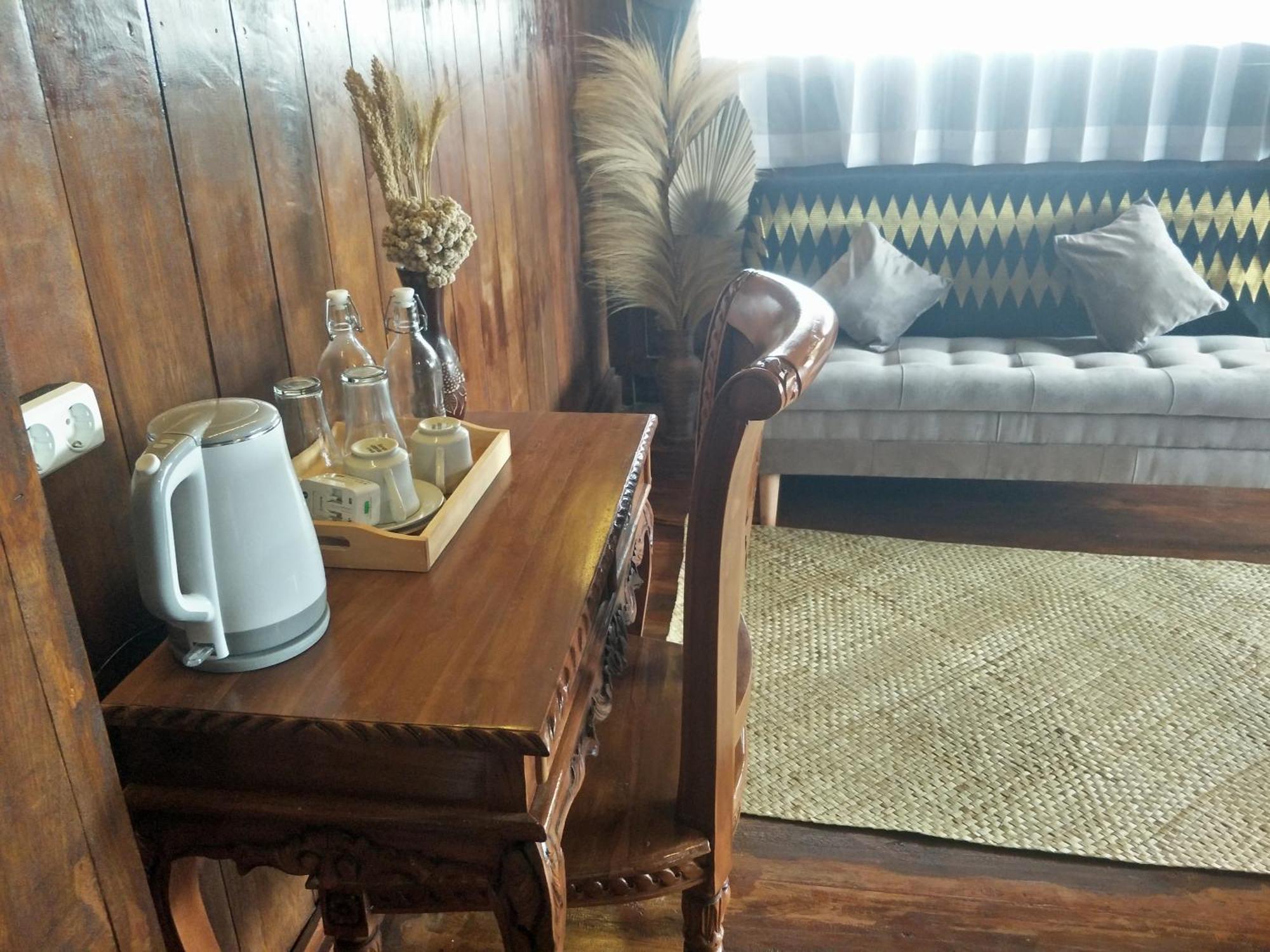 Bujak Permai Villa Matahari Lombok Ntb Praya Exterior foto
