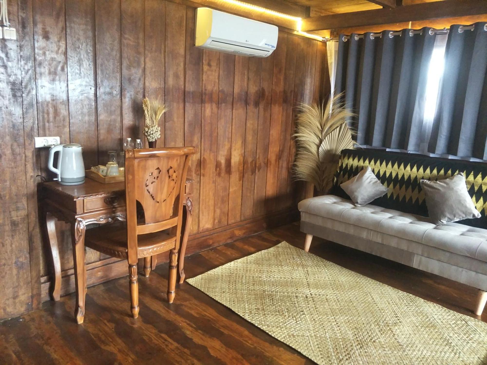 Bujak Permai Villa Matahari Lombok Ntb Praya Exterior foto